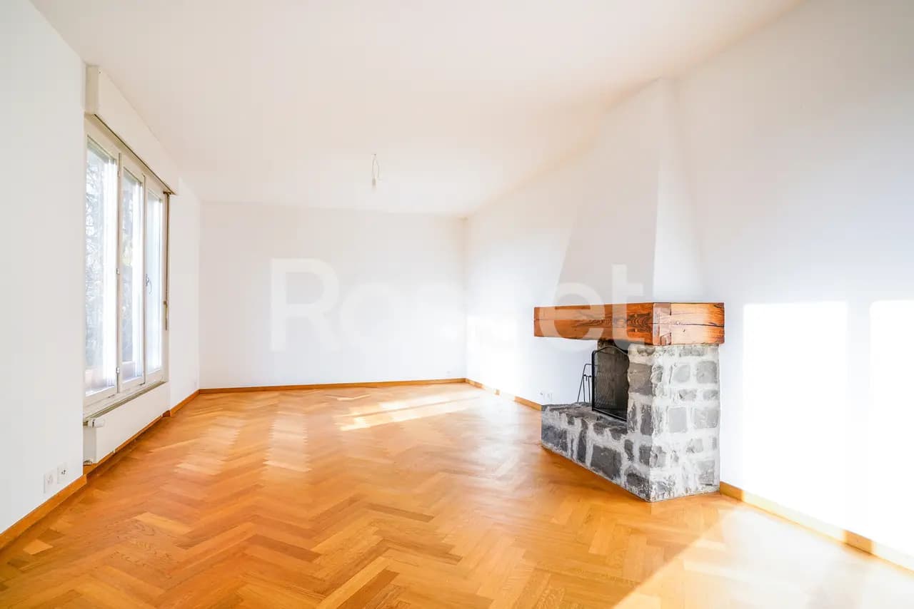Centre - Image 3