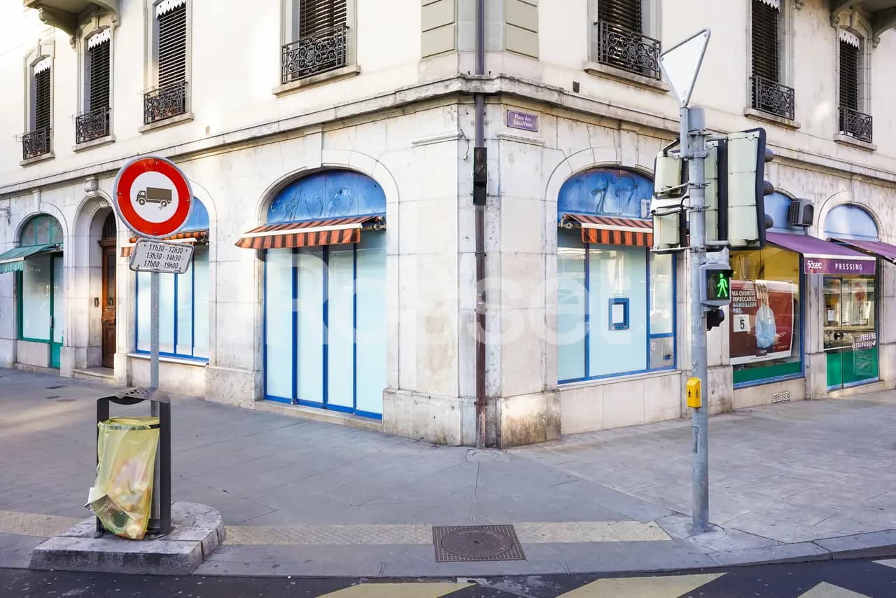 Genève, Genève centre, Cours de Rive 19 - Image 4