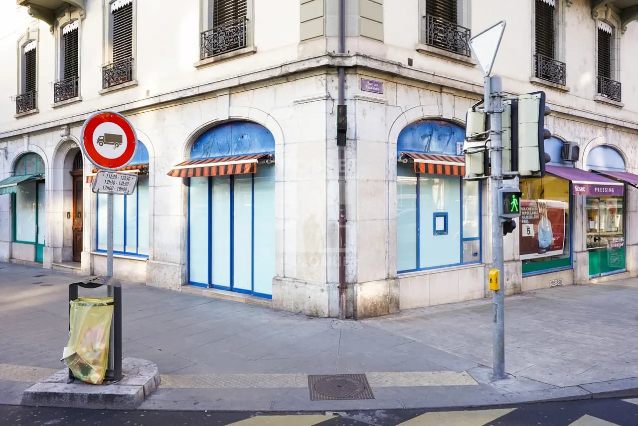 Genève, Genève centre, Cours de Rive 19 - Image 4