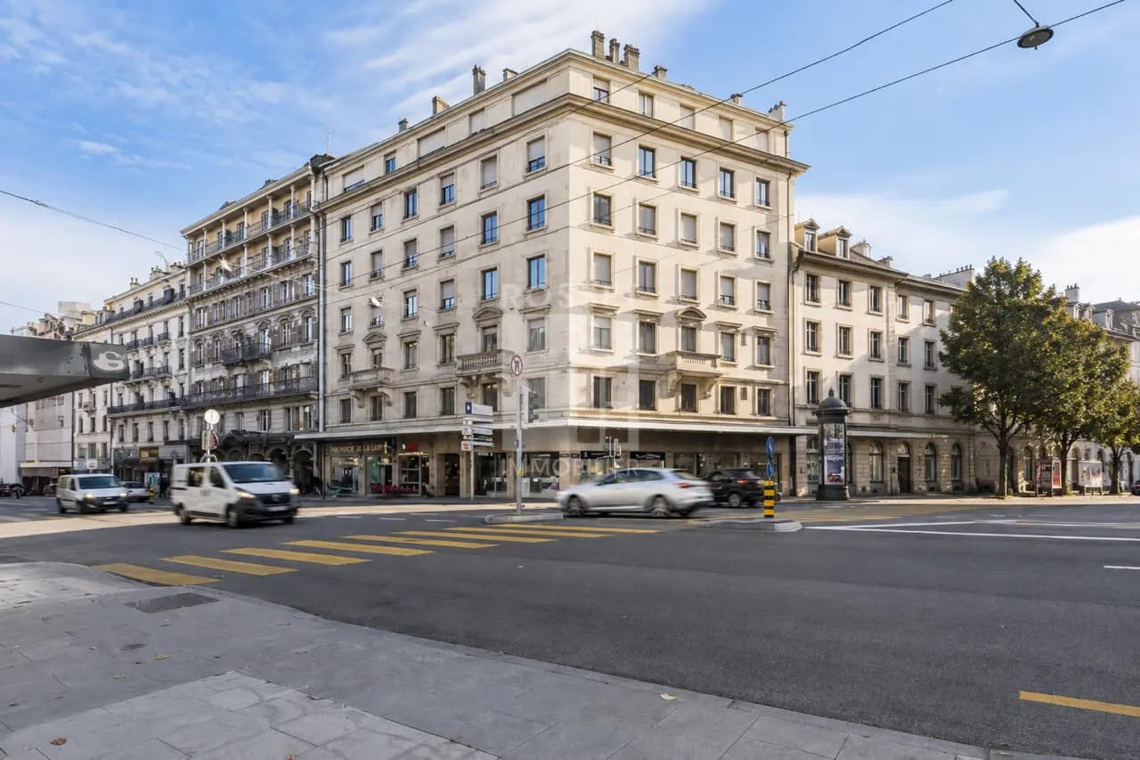 Genève, Genève centre, Rue de Chantepoulet 13 - Image 1