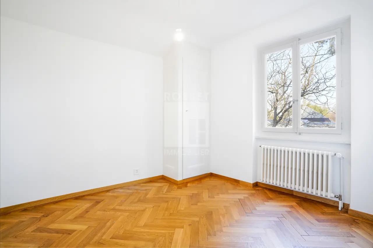 Centre - Image 5