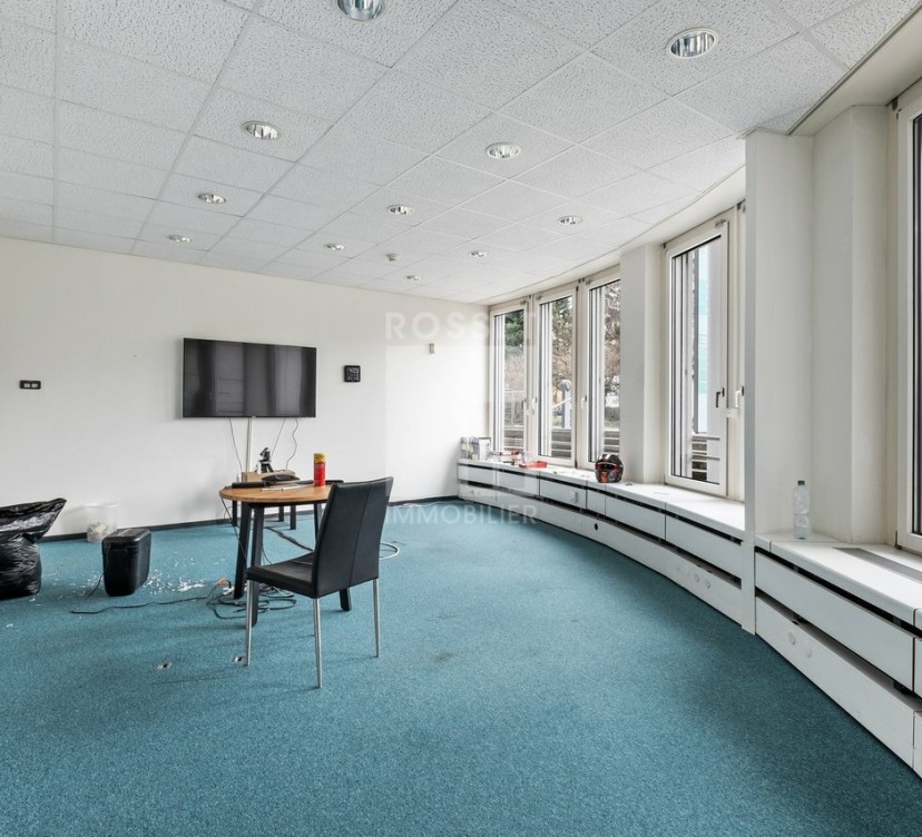 Bureaux d\'env. 205 m2 au rez-de-chausséeOffices of approx. 205 m2 on the ground floor