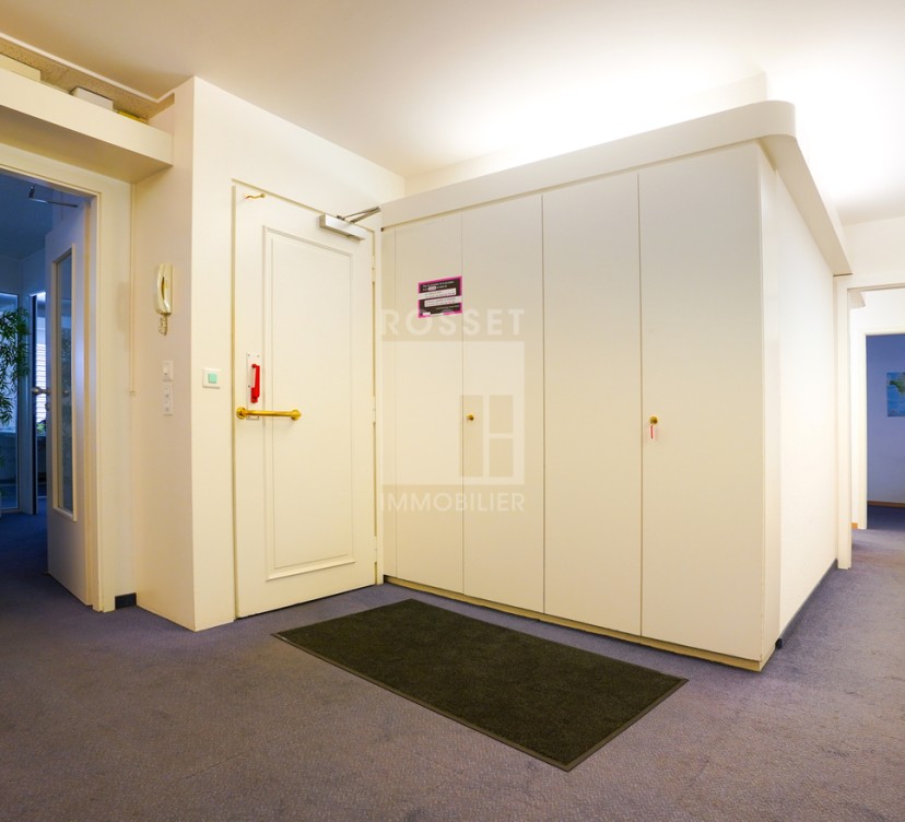 Bureaux d\'env. 295 m2 au 1er étageOffices of approx. 295 m2 on the 1st floor