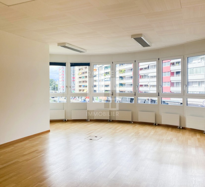 Bureaux d\'env. 200 m2 au 2ème étageOffices of approx. 200 m2 on the 2nd floor
