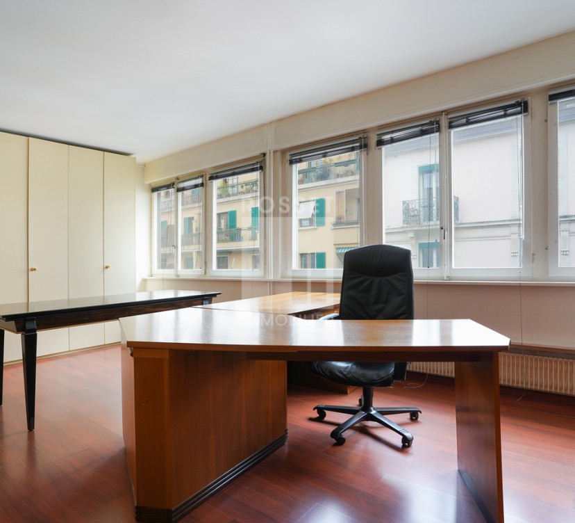 Bureaux d\'env. 85 m2 au 4ème étageOffices of approx. 85 m2 on the 4th floor