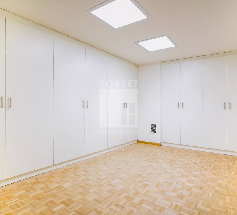 Bureaux d\'env. 212 au 3 ème étageOffices of approx. 212 on 3rd floor