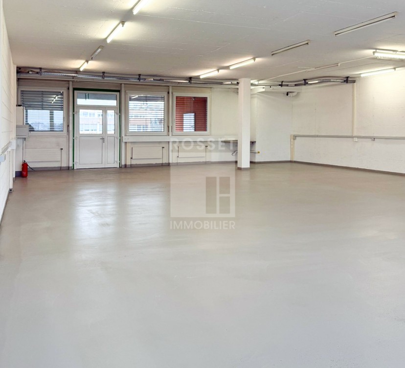 Locaux artisanaux d\'env.150 m² au 5 ème étageCraft premises of approx.150 m² on the 5th floor