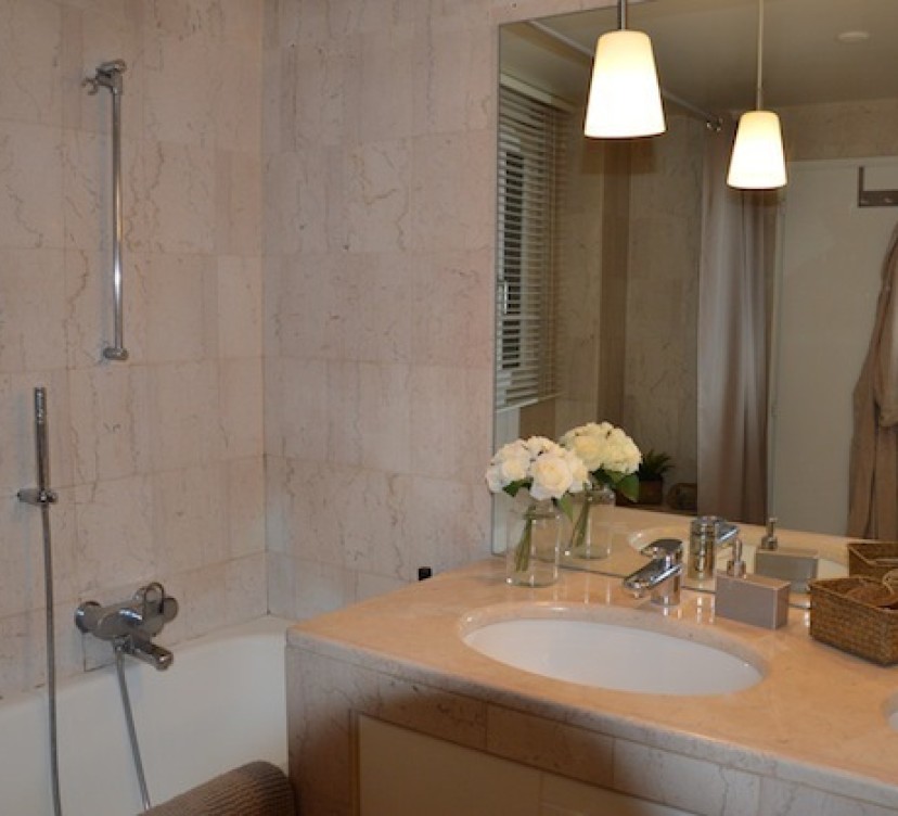 CHARMANTE MAISONNETTE DE VILLAGE AVEC JARDIN