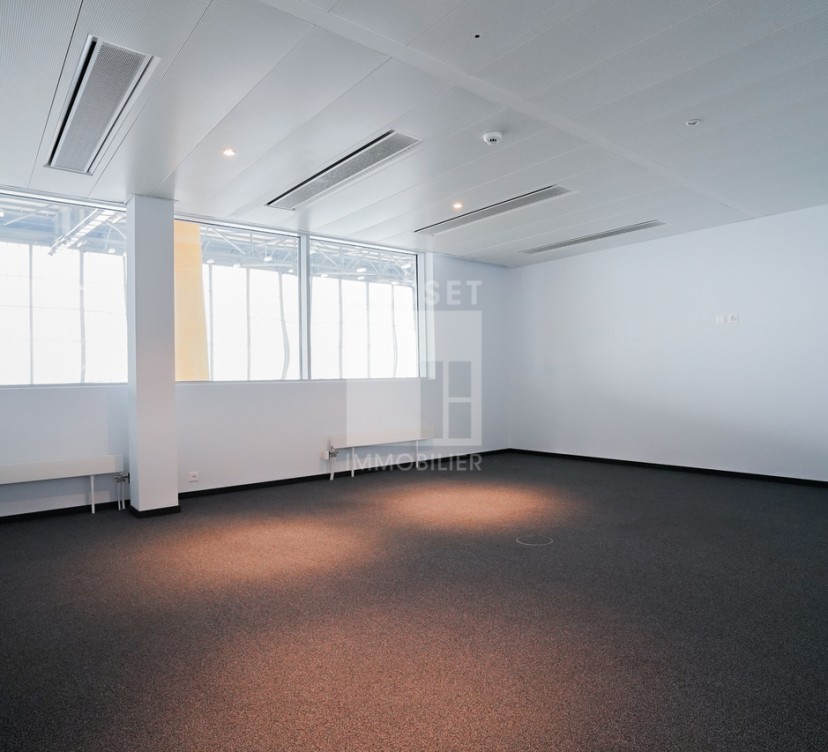 Bureaux d\'env. 214 au 2ème étageOffices of approx. 214 on 2nd floor