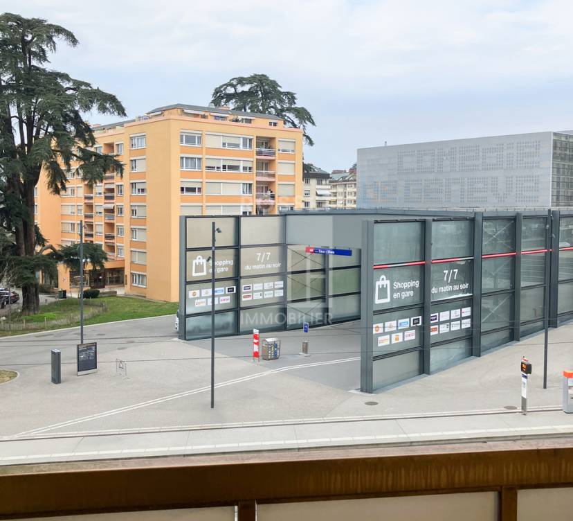 Bureaux d\'env. 117 m² au rez-de-chausséeOffices of approx. 117 m² on ground floor