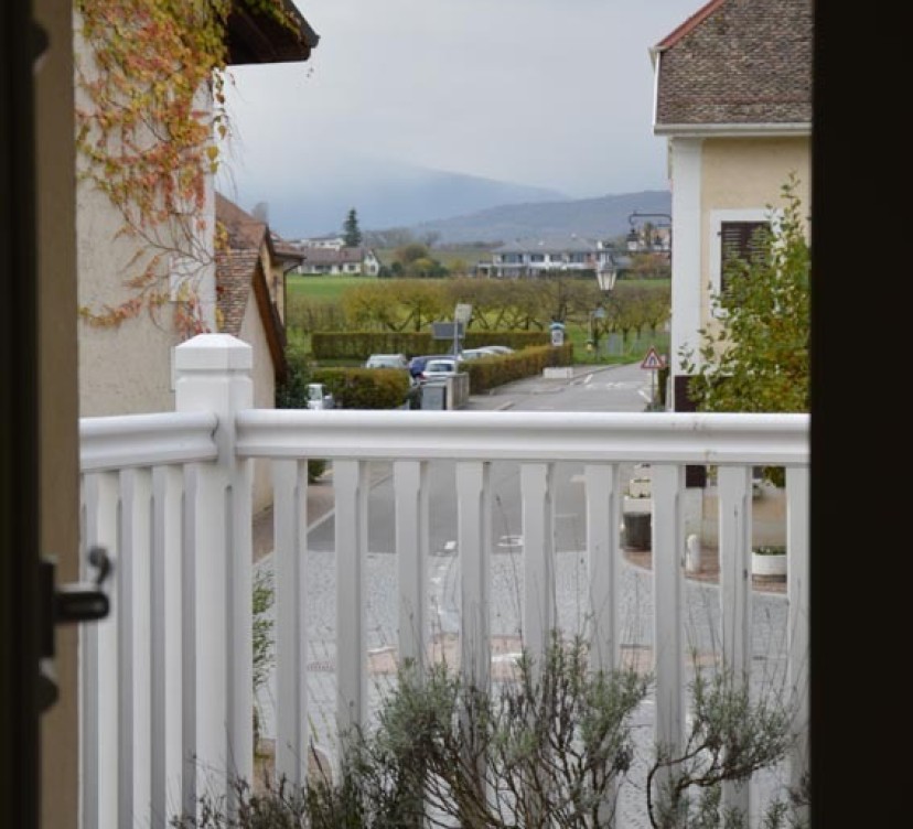 CHARMANTE MAISONNETTE DE VILLAGE AVEC JARDIN