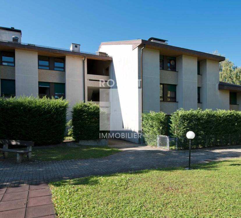 Bernex - Appartement de 5 pièces au 1er étage -