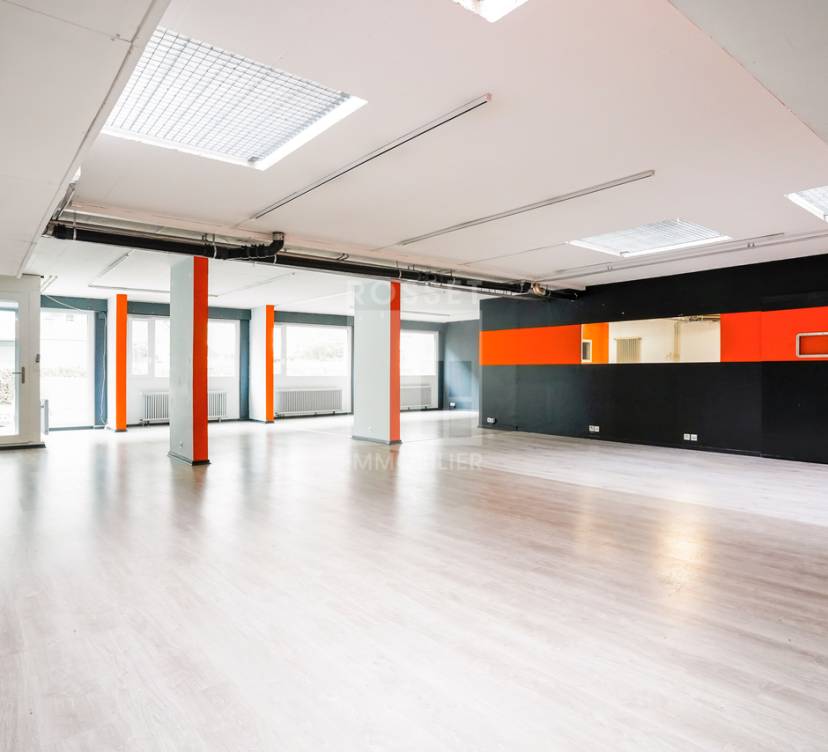 Arcade d\'env. 285 m² au rez-de-chausséeArcade of approx. 285 m² on first floor