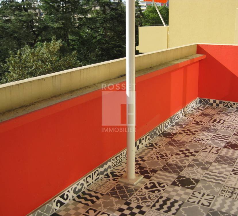BEL APPARTEMENT DE 3 PIECES + BALCON