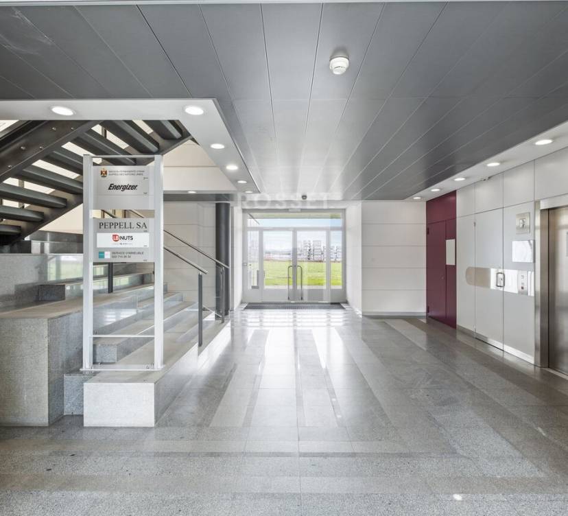 Bureaux d\'env. 240.4 m2 au 1er étageOffices of approx. 240.4 m2 on the 1st floor