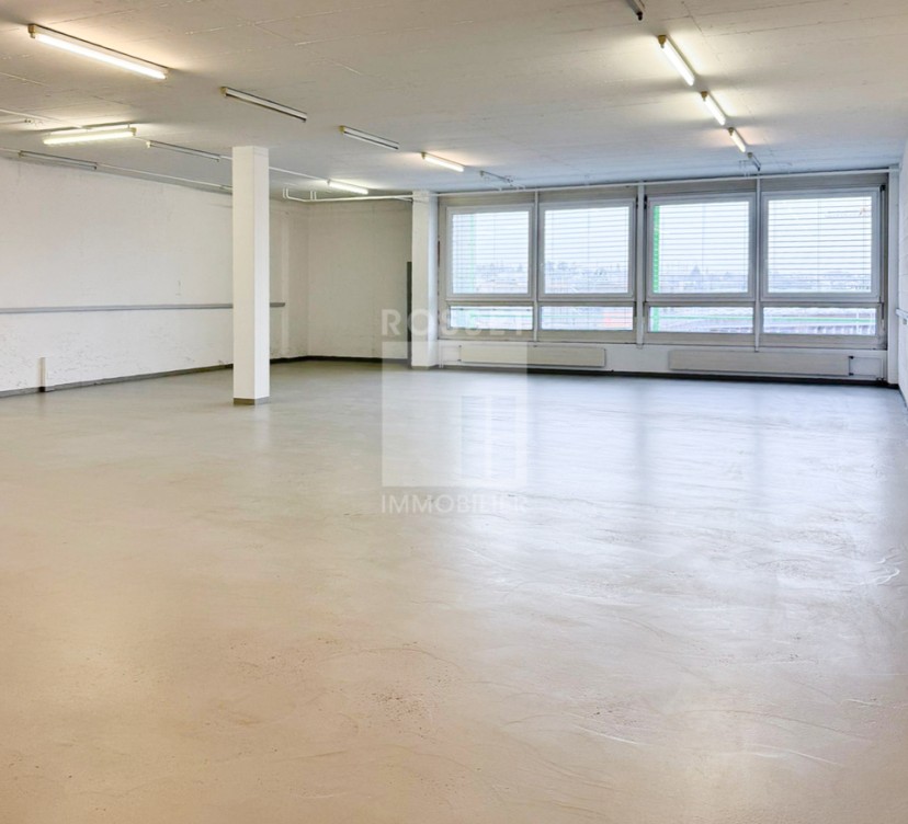 Locaux artisanaux d\'env.150 m² au 5 ème étageCraft premises of approx.150 m² on the 5th floor