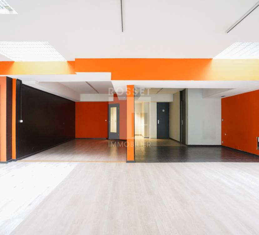 Arcade d\'env. 285 m² au rez-de-chausséeArcade of approx. 285 m² on first floor