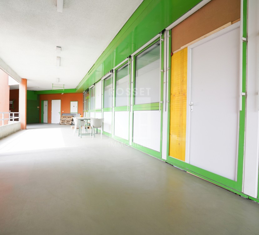 Locaux artisanaux d\'env. 204 m2 au 5ème étageCraft premises of approx. 204 m2 on the 5th floor