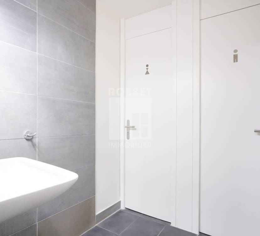 Bureaux d\'env. 212 au 3 ème étageOffices of approx. 212 on 3rd floor