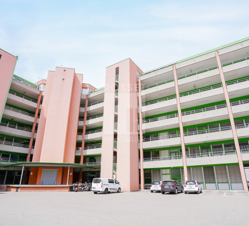 Locaux artisanaux d\'env. 204 m2 au 5ème étageCraft premises of approx. 204 m2 on the 5th floor