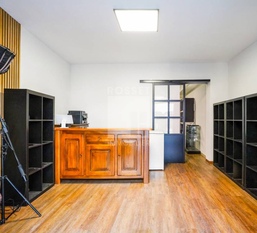 Arcade d\'env. 39 m² au rez-de-chausséeArcade of approx. 39 m² on first floor