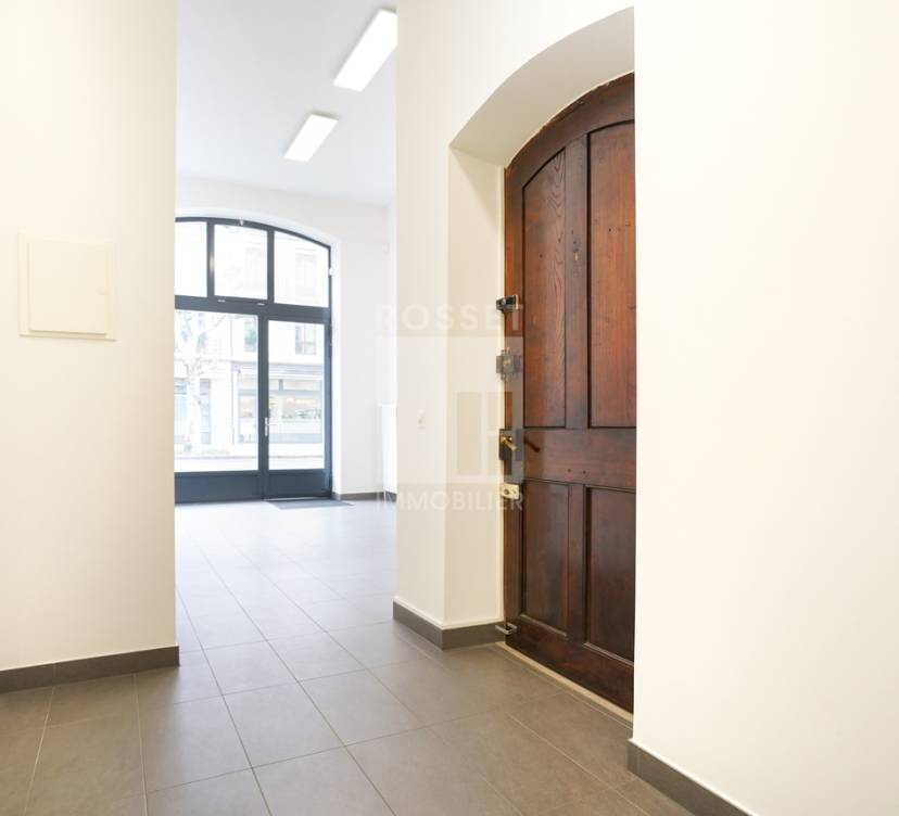 Arcade d\'environ 67 m² au rez-de-chaussée67 m² arcade on ground floor