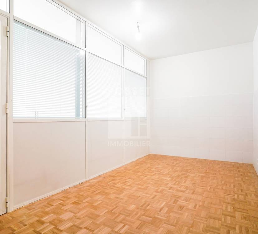 Bureaux d\'env. 212 au 3 ème étageOffices of approx. 212 on 3rd floor