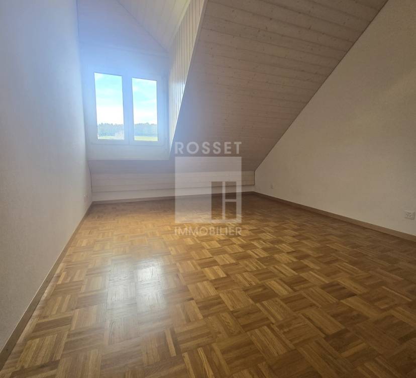 Appartement en attique 4 pièces au 2ème étage