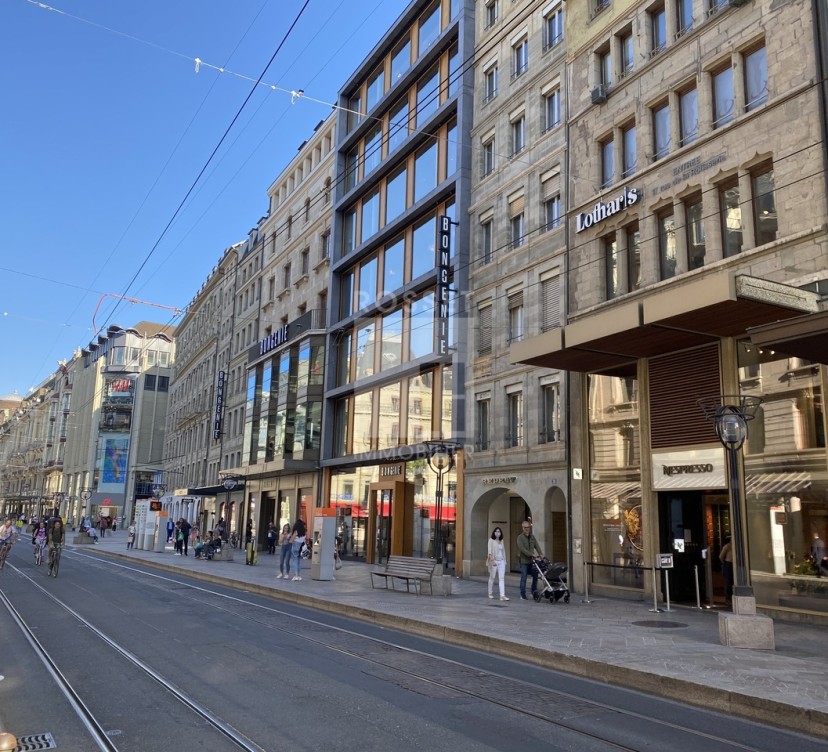 Local commercial d\'env. 74 m² au 2ème étageCommercial premises of approx. 74 m² on 2nd floor