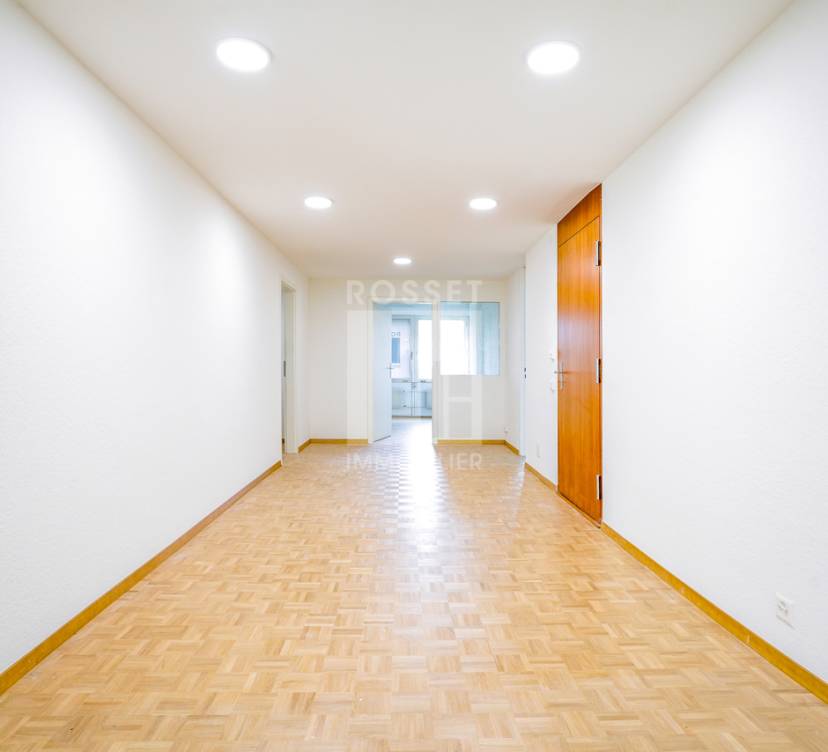 Bureaux d\'env. 212 au 3 ème étageOffices of approx. 212 on 3rd floor