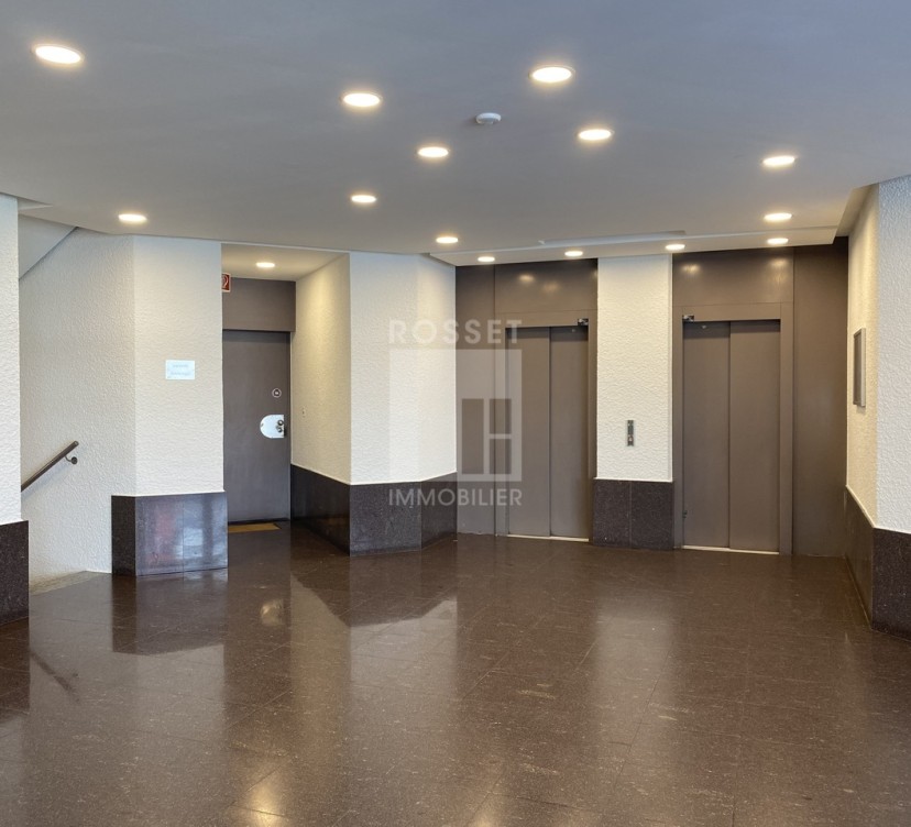 Bureaux d\'env. 65 m² en attiqueAttic offices of approx. 65 m²