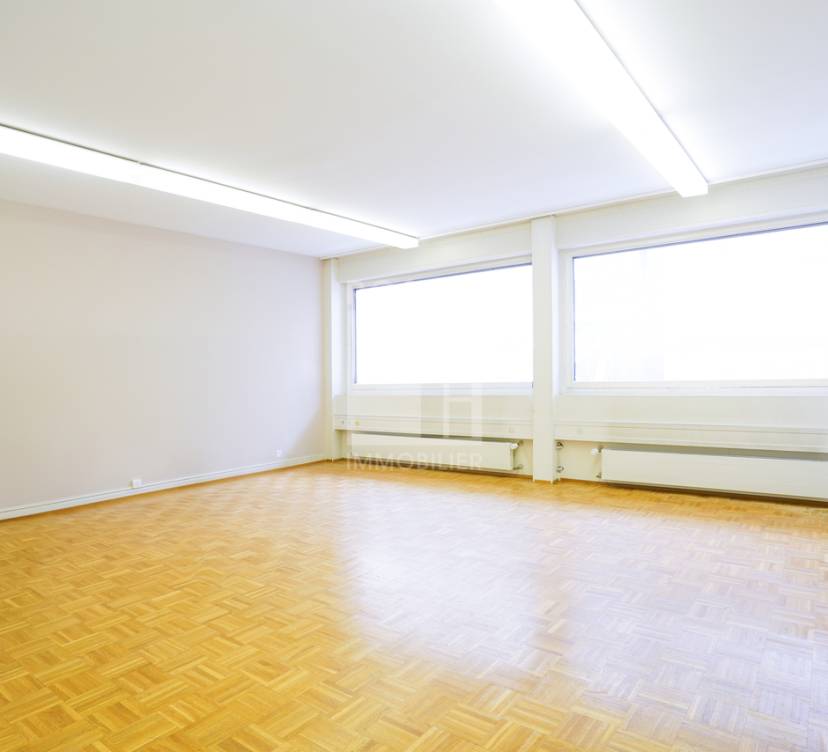 Bureaux d\'env. 132 m² au 2ème étage Offices of approx. 132 m² on 2nd floor