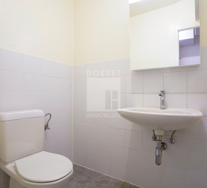 Arcade d\'env. 285 m² au rez-de-chausséeArcade of approx. 285 m² on first floor