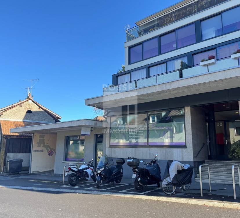 Arcade / Bureaux d\'environ 89 m² au rez-de-chausséeArcade / Offices of approx. 89 m² on ground floor