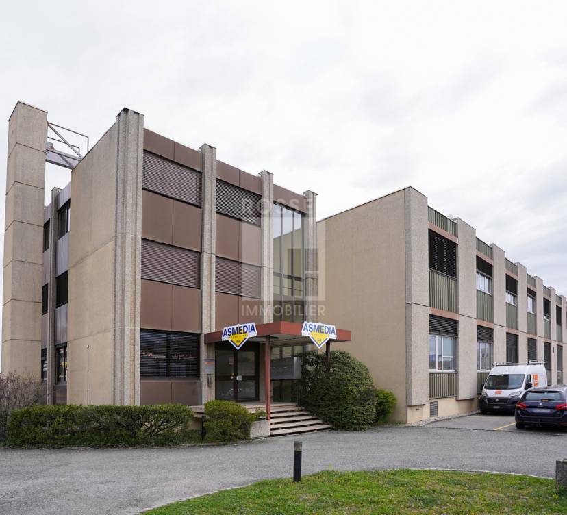 Bureaux / atelier d\'environ 46 m² au 1er étageOffice/workshop 46 m² on 1st floor