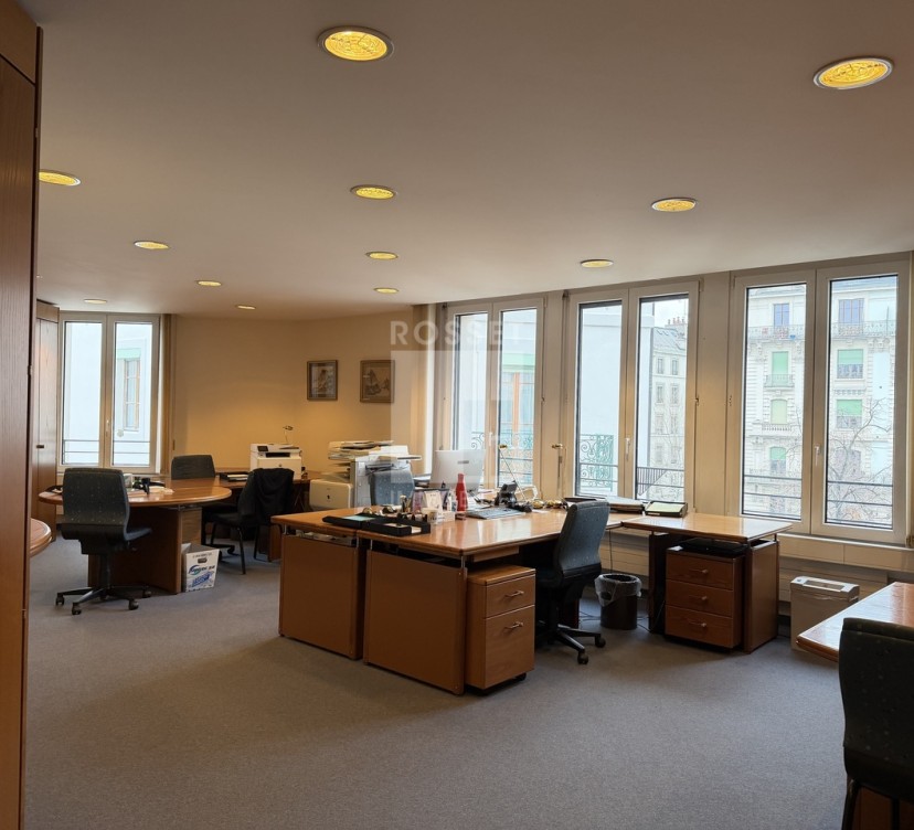 Bureaux d\'env. 252m² au 3ème étageOffices of approx. 252m² on 3rd floor