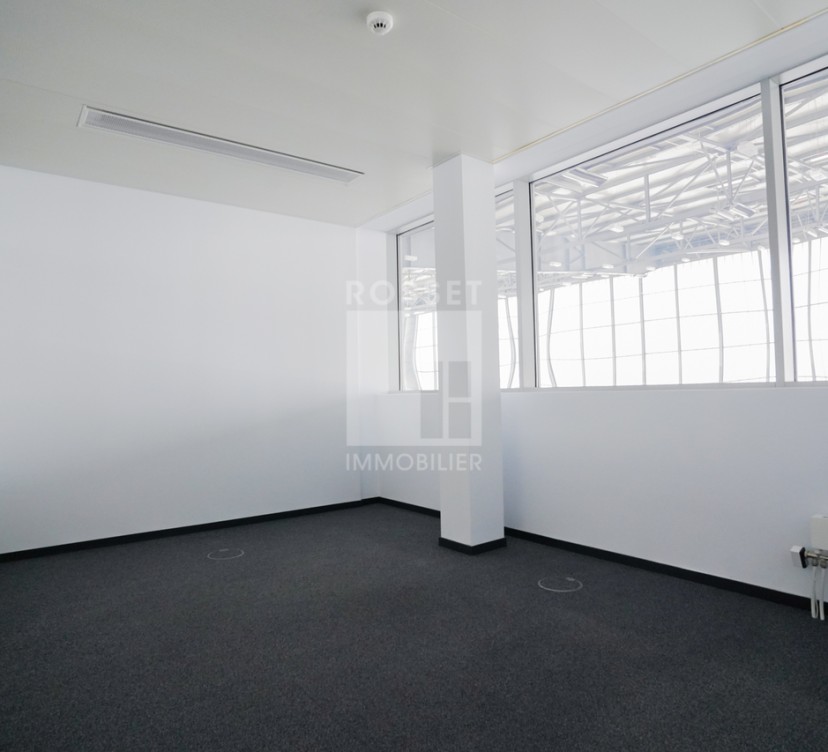 Bureaux d\'env. 214 au 2ème étageOffices of approx. 214 on 2nd floor