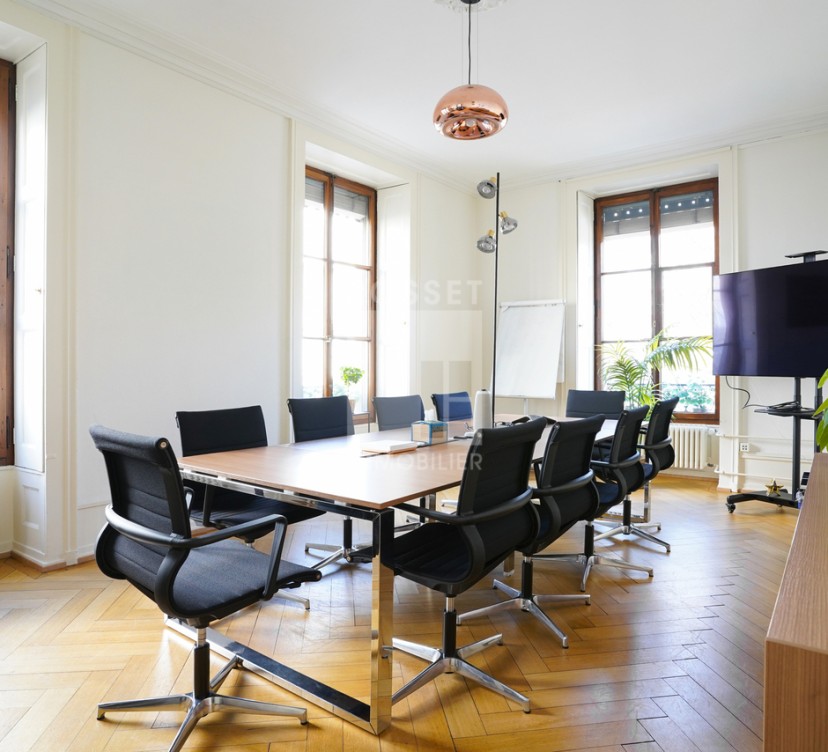 Bureaux d\'env. 159 m² au 1er étageOffices of approx. 159 m² on 1st floor