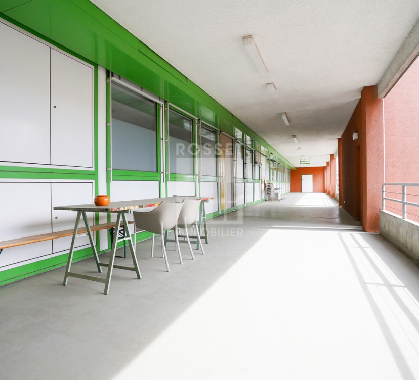 Locaux artisanaux d\'env.375 m² en attiqueApprox. 375 m² of attic space for craftsmen