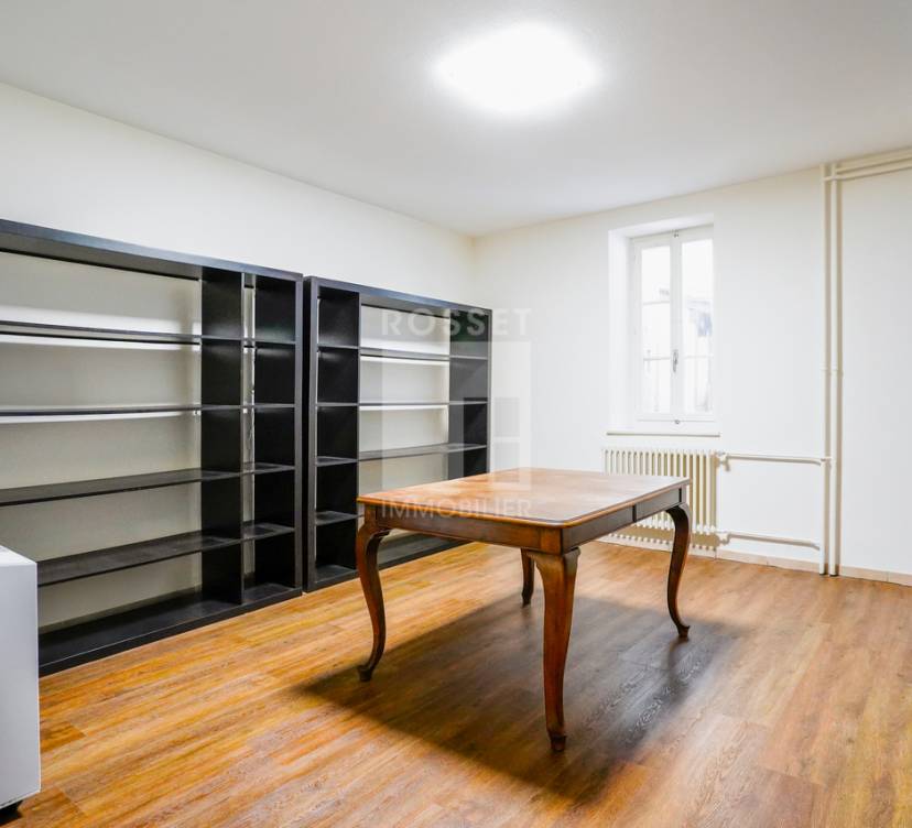 Arcade d\'env. 39 m² au rez-de-chausséeArcade of approx. 39 m² on first floor