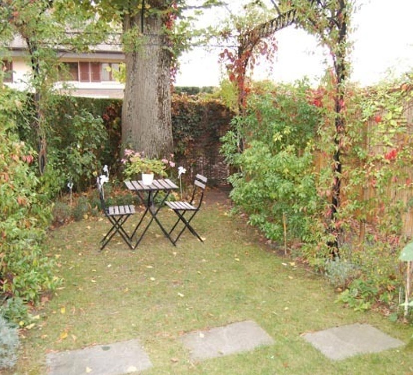 CHARMANTE MAISONNETTE DE VILLAGE AVEC JARDIN