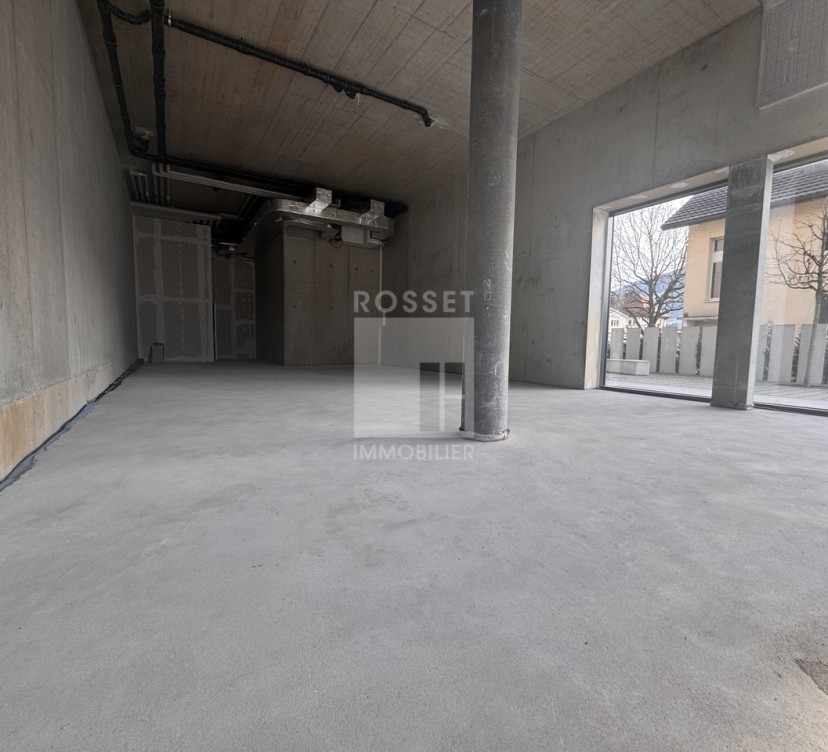 Surfaces commerciales neuves d\'env. 116 m2