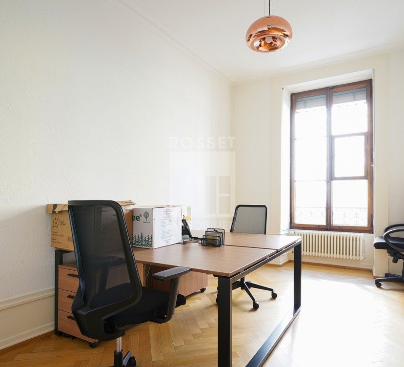 Bureaux d\'env. 159 m² au 1er étageOffices of approx. 159 m² on 1st floor