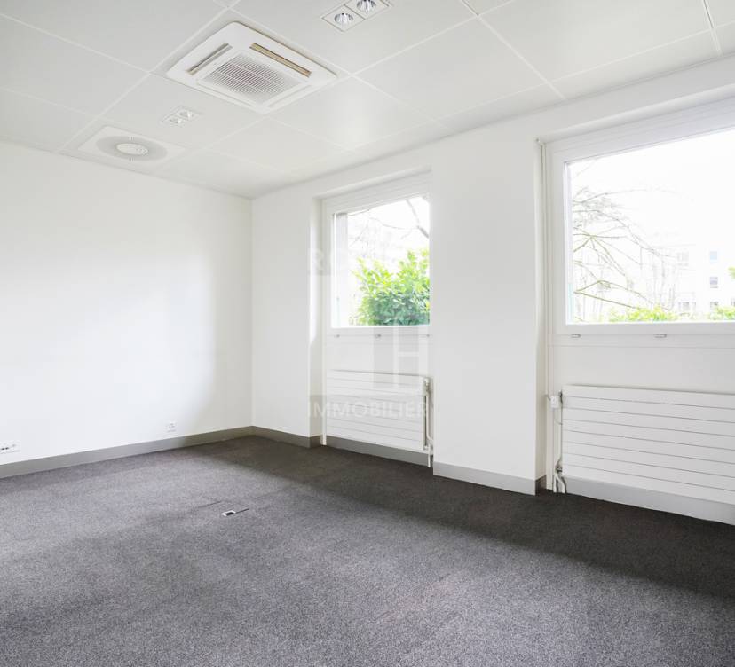 Arcade d\'env. 66m² au rez-de-chausséeArcade of approx. 66m² on ground floor