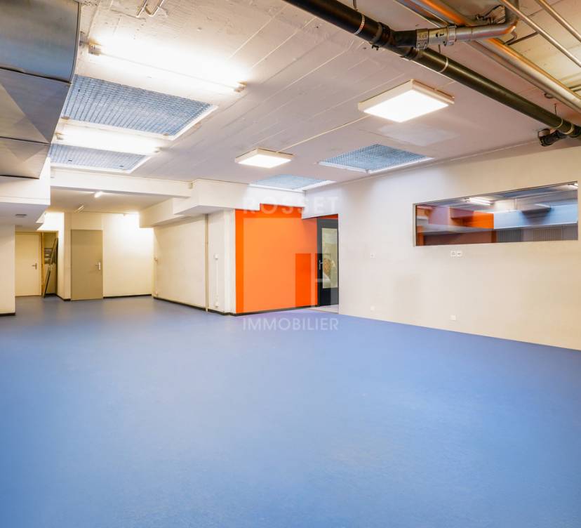 Arcade d\'env. 285 m² au rez-de-chausséeArcade of approx. 285 m² on first floor