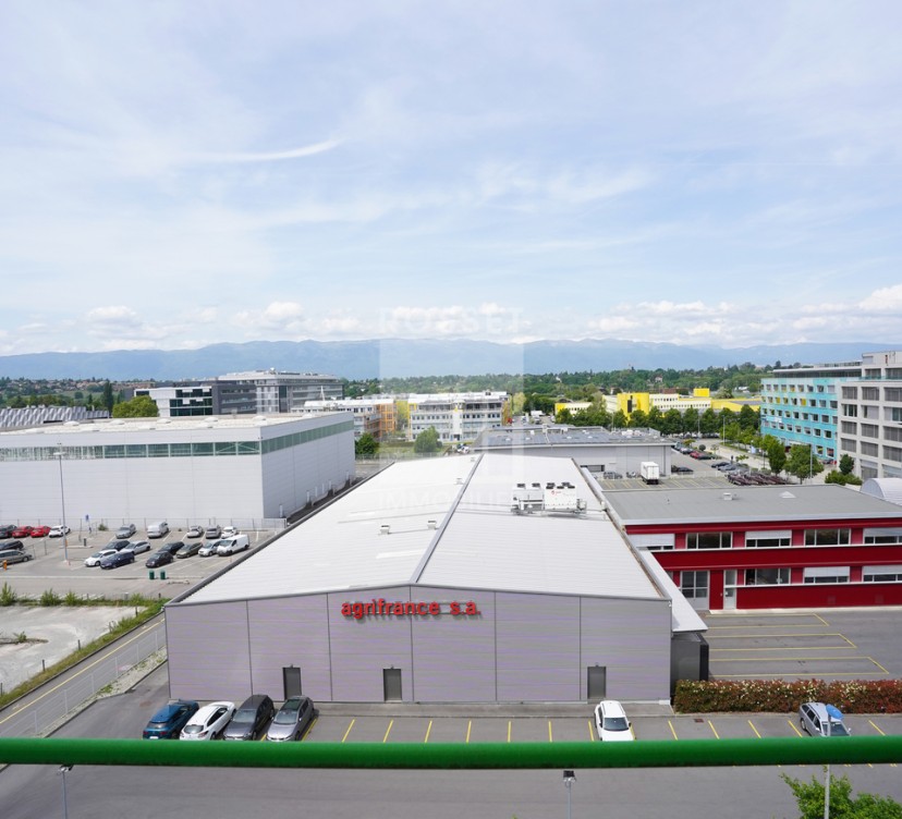 Locaux artisanaux d\'env. 204 m2 au 5ème étageCraft premises of approx. 204 m2 on the 5th floor