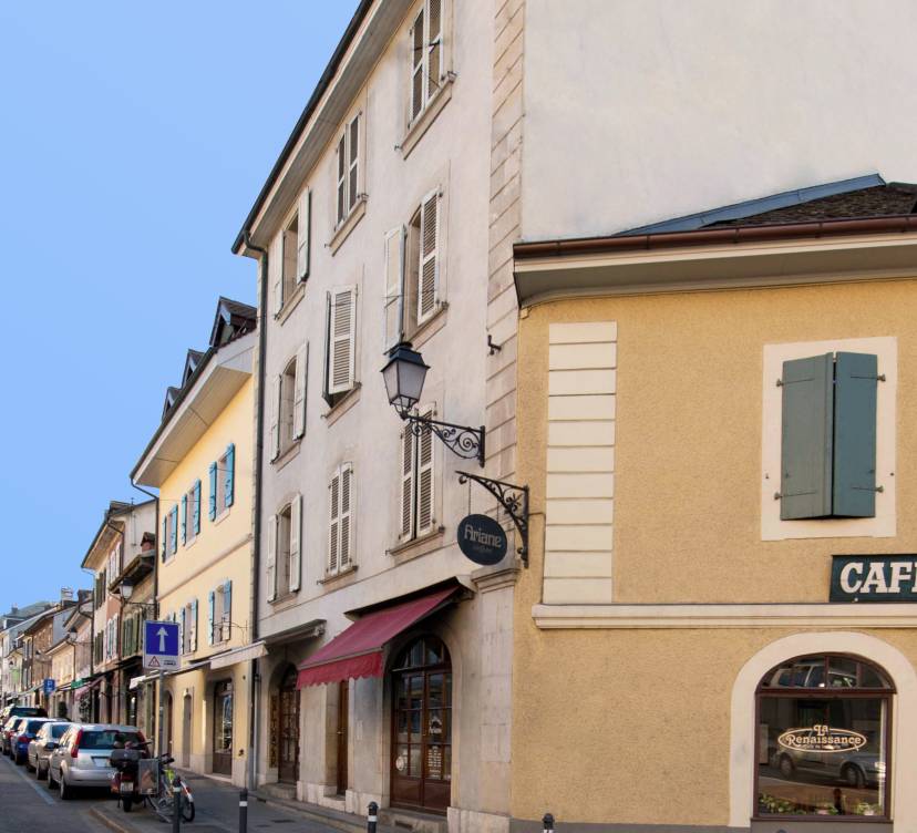 Appartement traversant de 2 pièces au 2ème étage 
