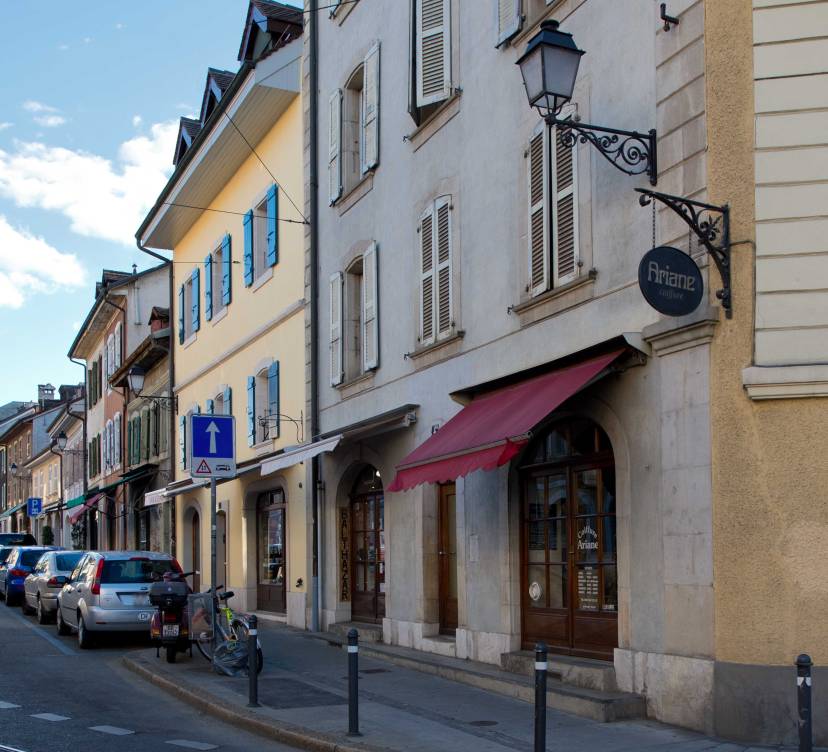 Appartement traversant de 2 pièces au 2ème étage 