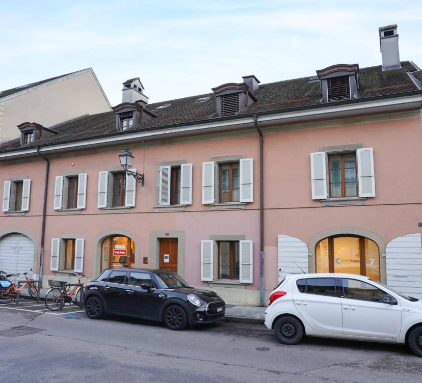 Appartement duplex mensardé de 5 pièces au 2ème étage dans un immeuble sans ascenseur