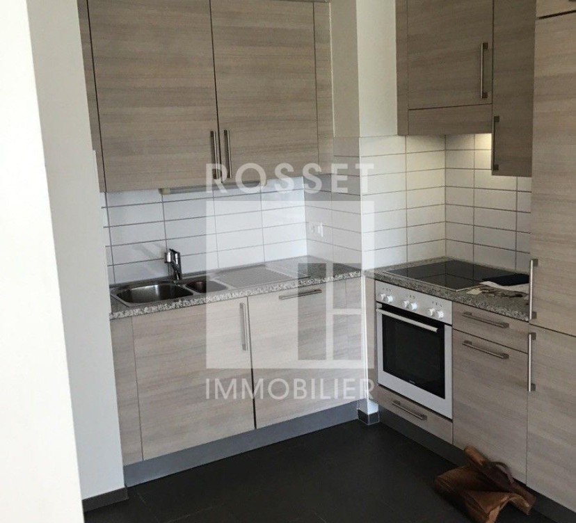 Appartement 6 pièces au 5ème étage.